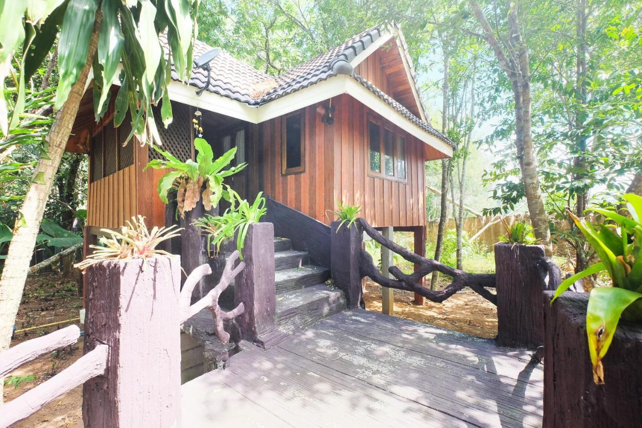 Oyo 604 Ruen Mai Horm Resort Trang Luaran gambar